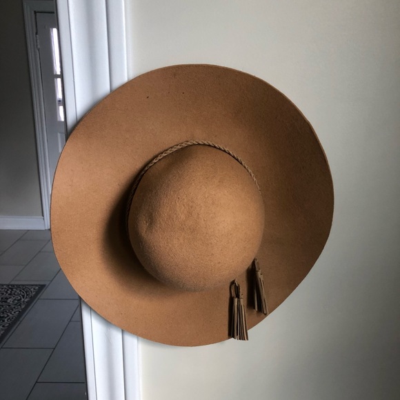 Hat - Picture 3 of 4